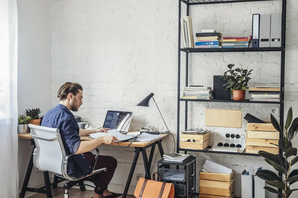 Die Arbeit im Home Office wird zum Alltag. Die Arbeit im Home Office wird zum Alltag.